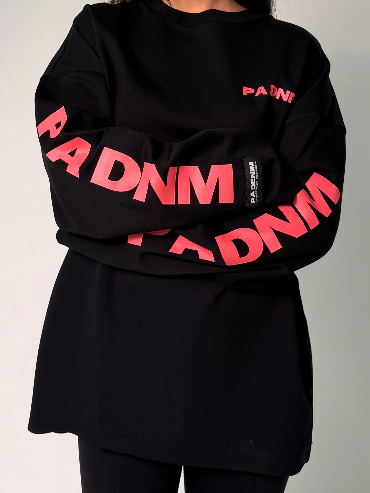 LONG-SLEEVE LOGO SHIRT I BLACK