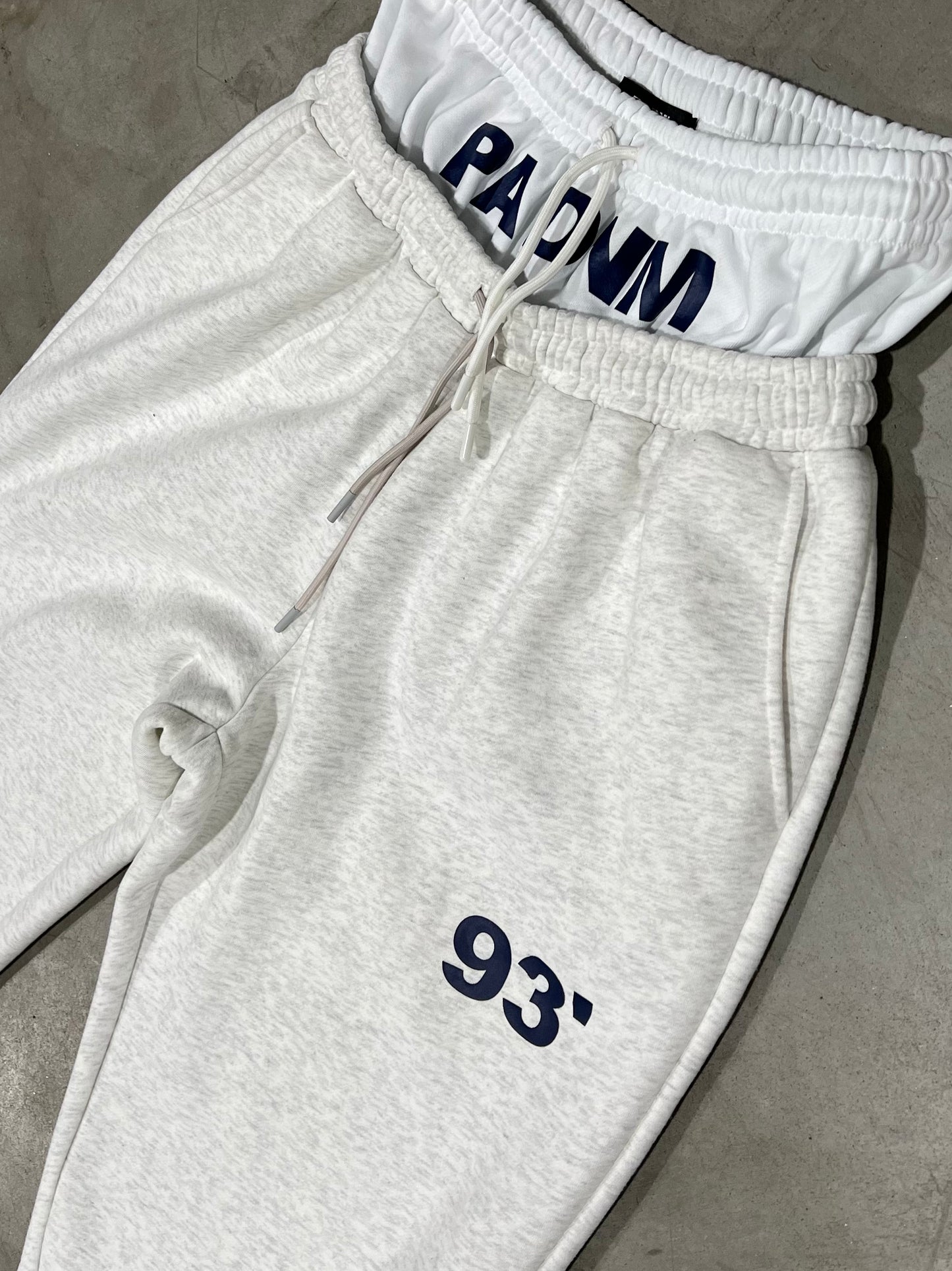 THE 93' VINTAGE SWEATS I LIGHT GREY