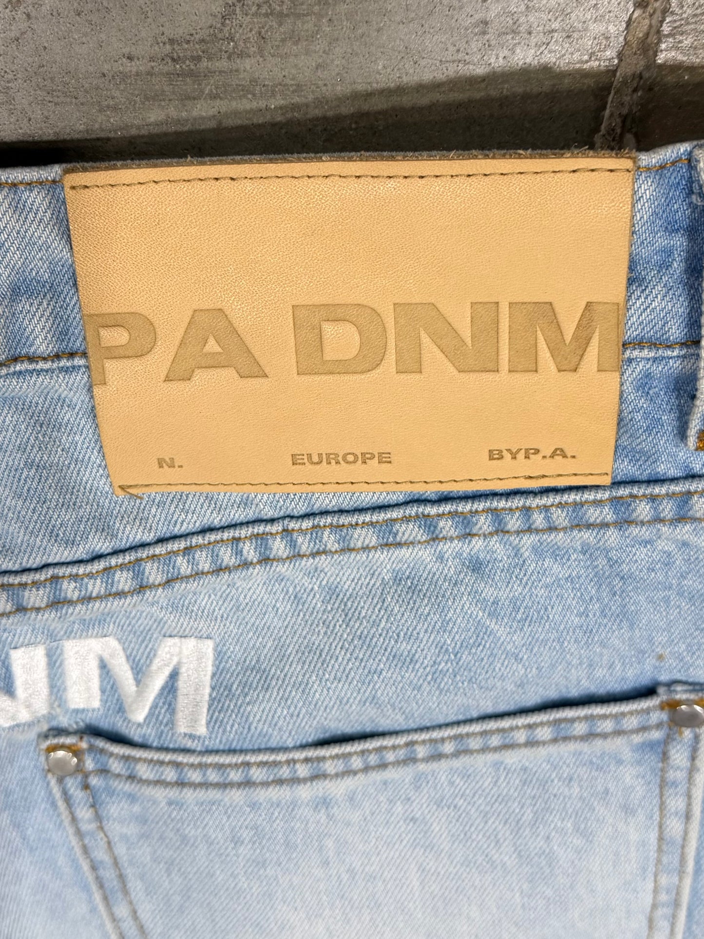 THE LOGO DENIM PANTS I LIGHT BLUE