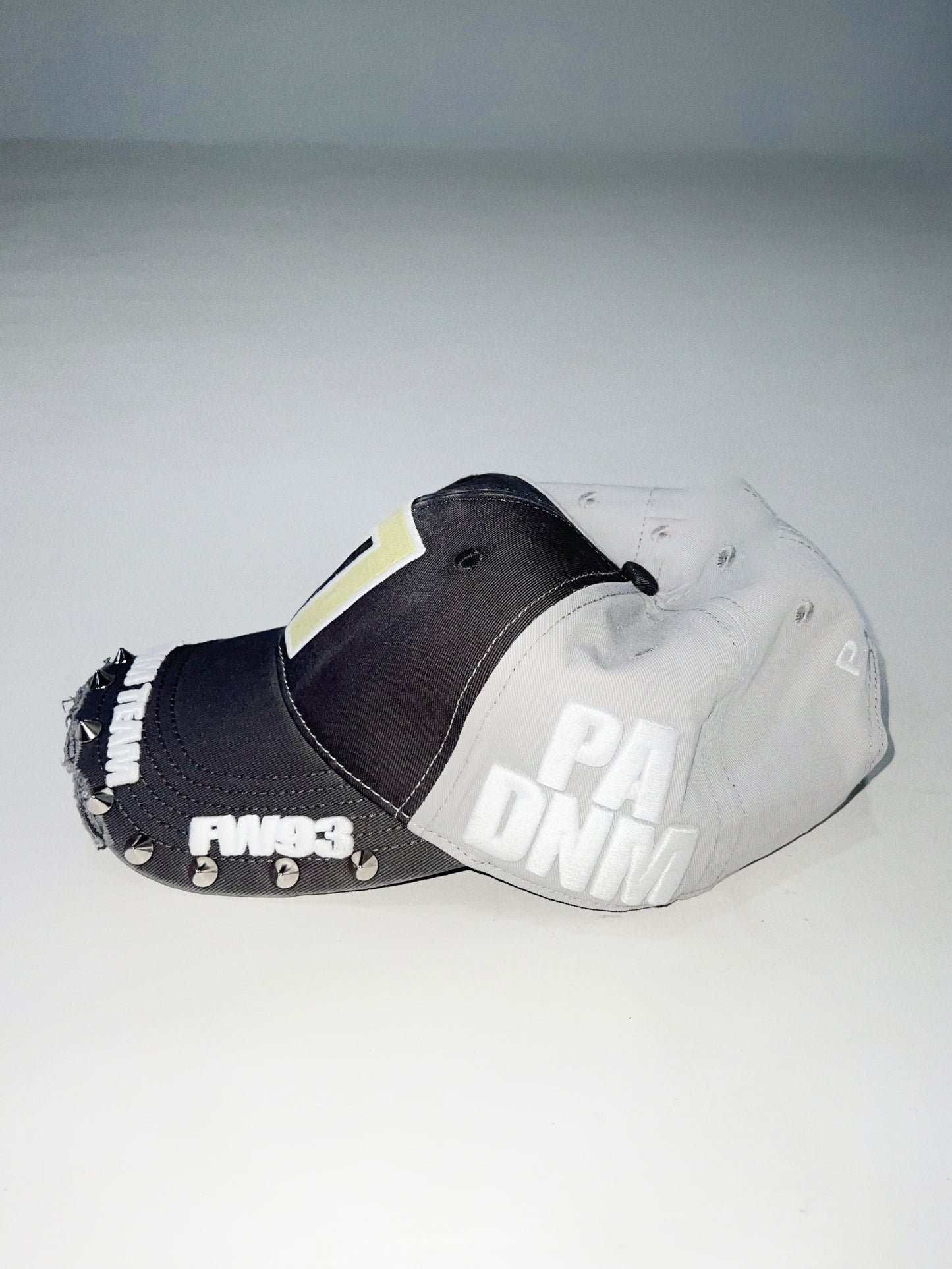 STUDDED GEAR CAP