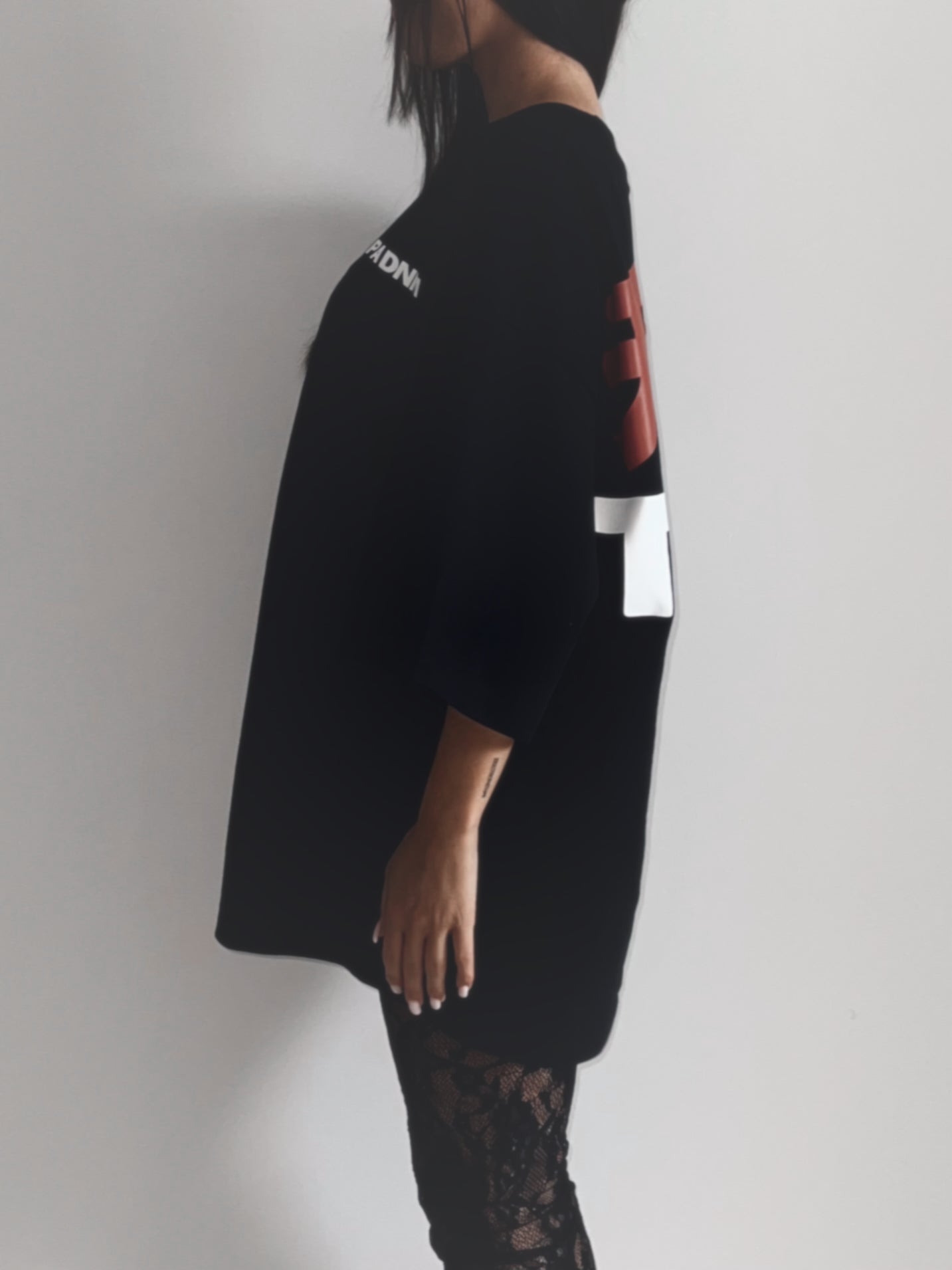 OVERSIZED TEAM TEE I BLACK