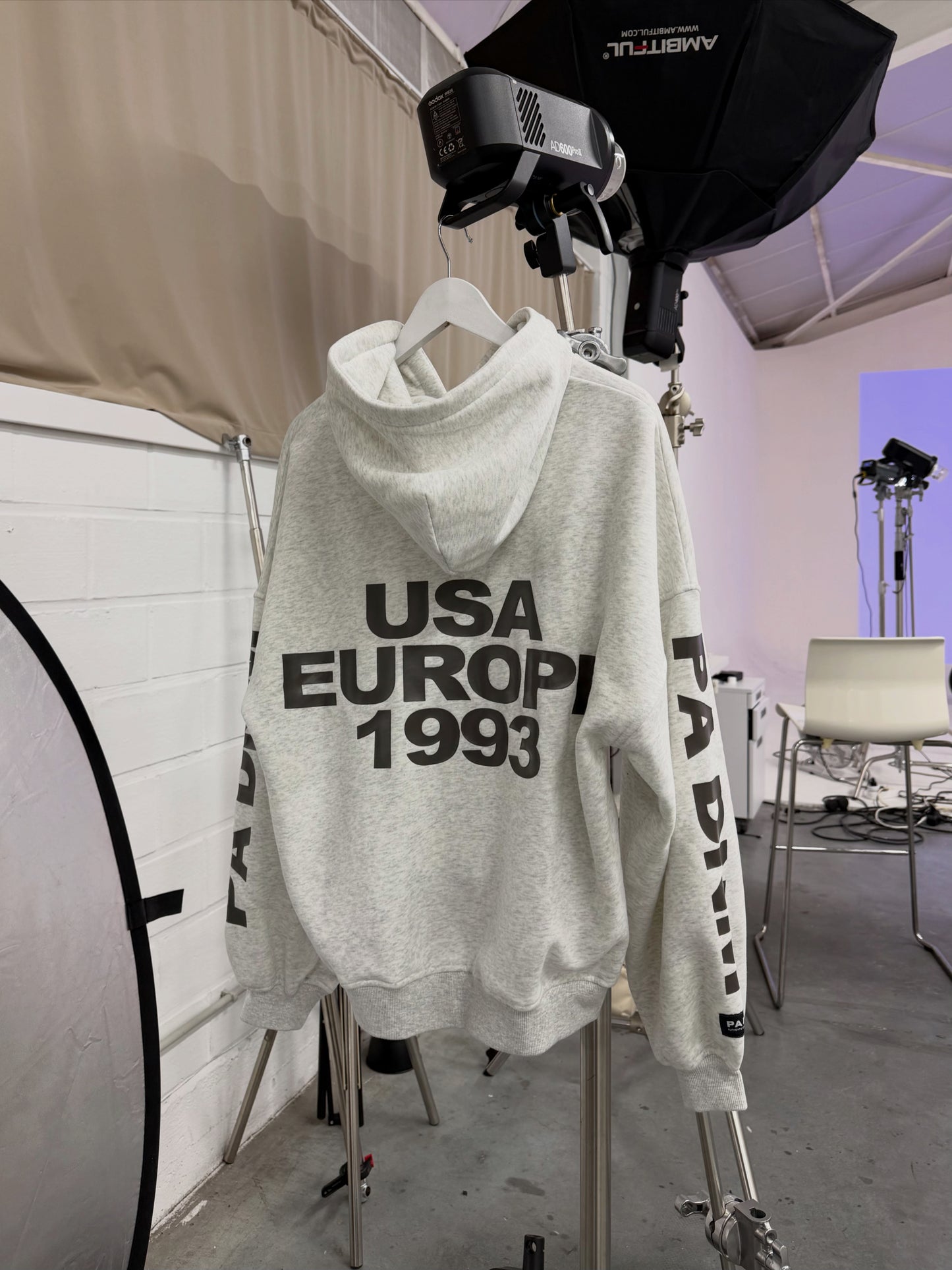 93’ OVERSIZED LOGO HOODIE I VINTAGE GREY