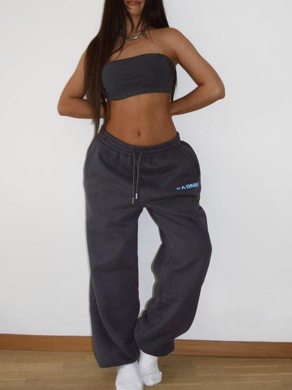 OVERSIZED LOGO JOGGERS I GREY