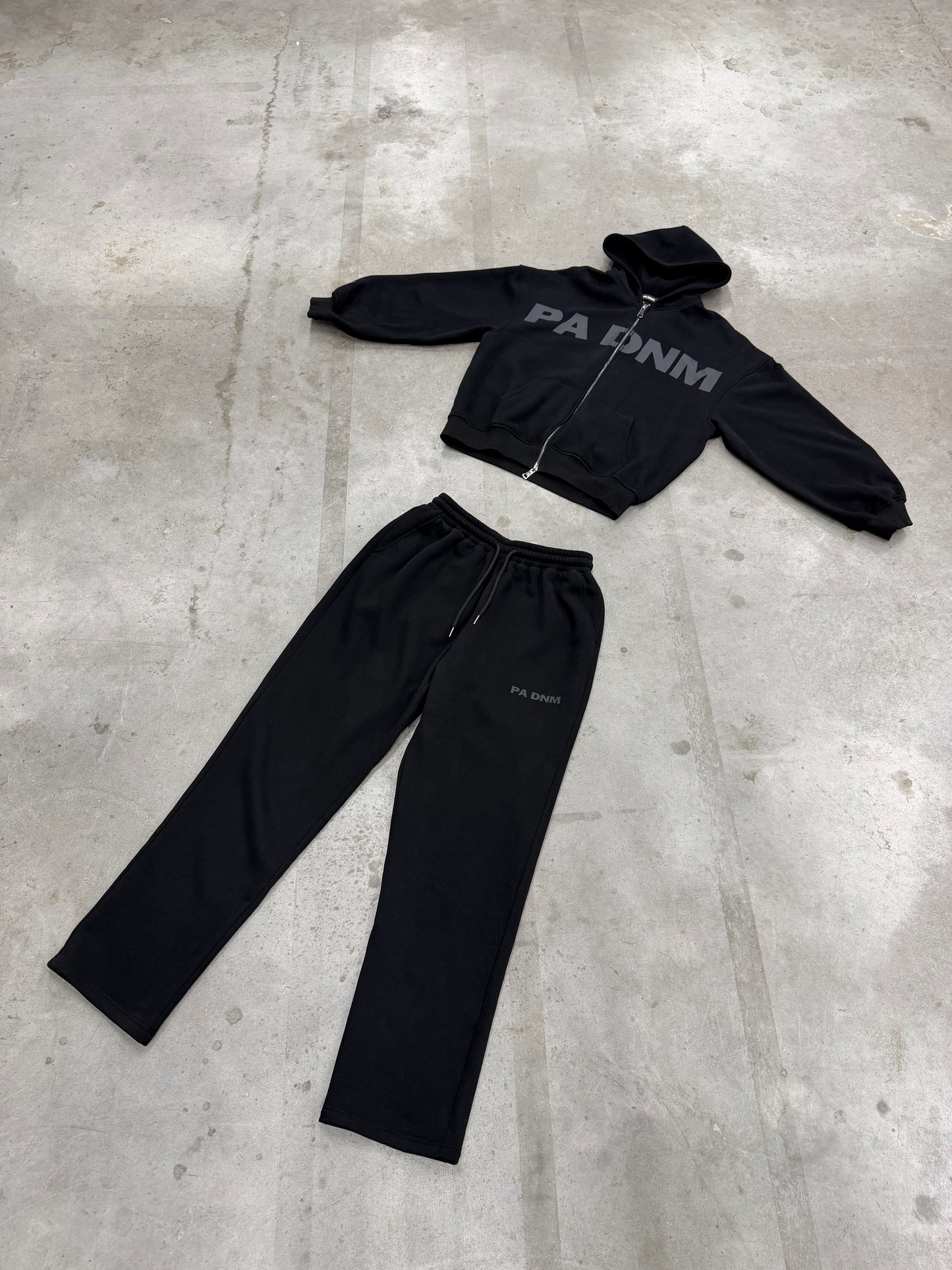 THE BLACK UNIFORM JOGGERS
