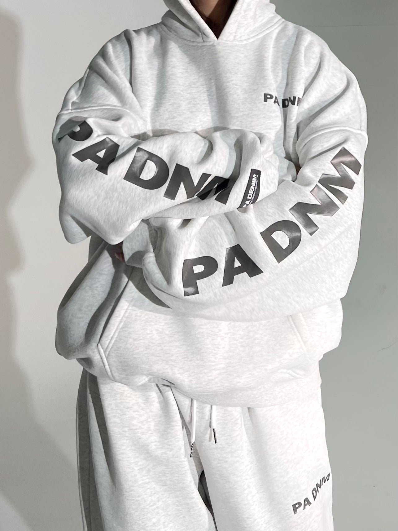 93’ OVERSIZED LOGO HOODIE I VINTAGE GREY