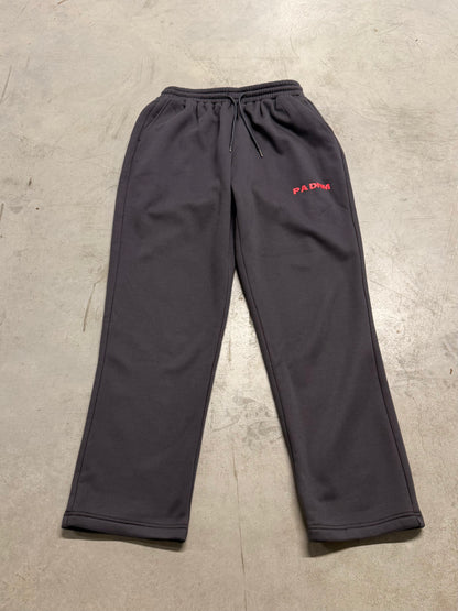 THE ESSENTIAL JOGGERS