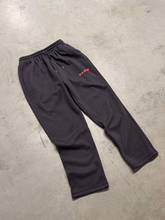 THE ESSENTIAL JOGGERS