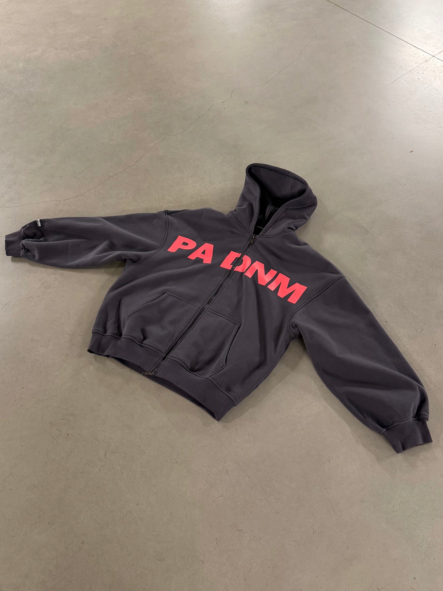 THE ESSENTIAL HOODIE