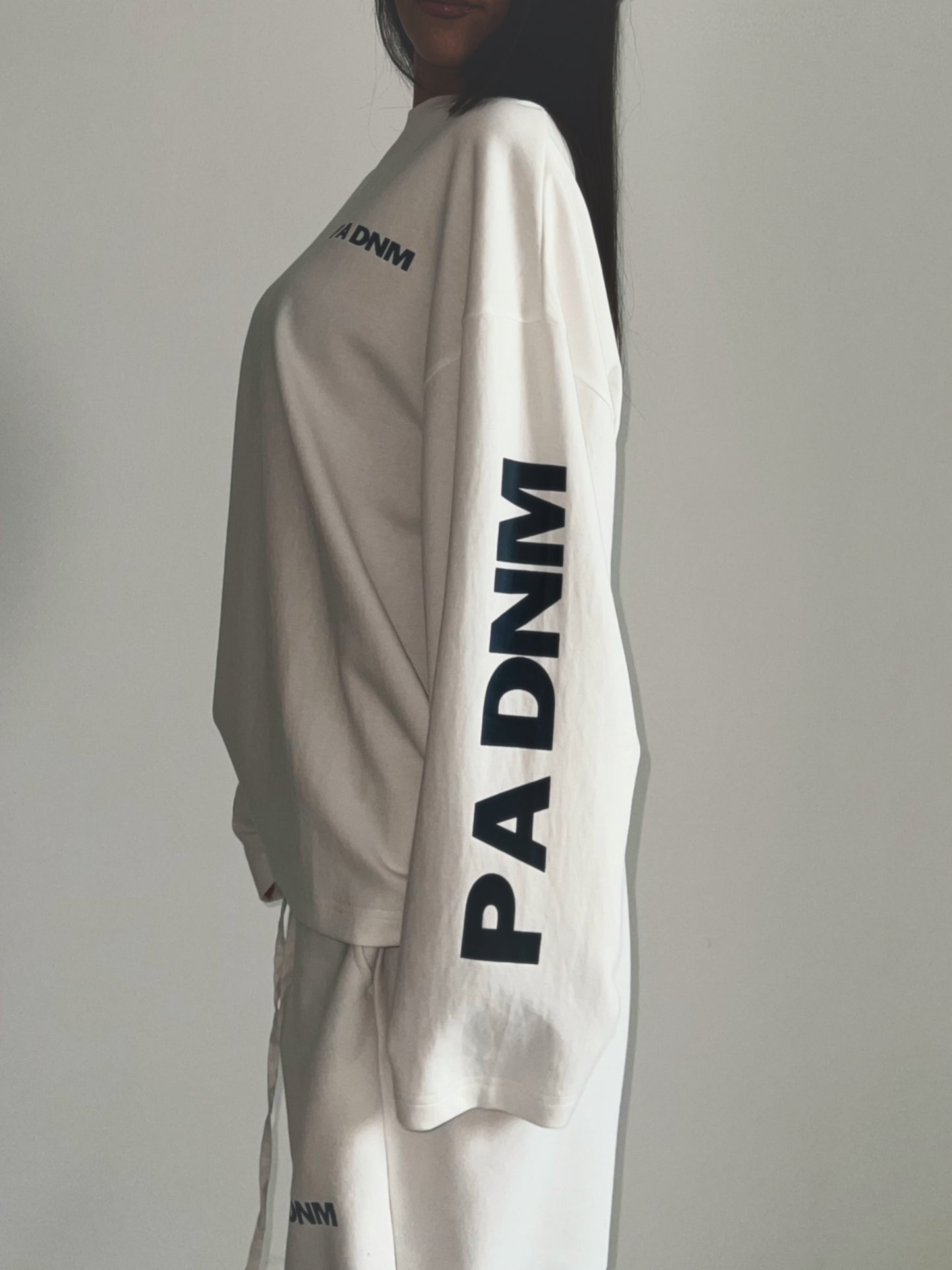 LONG-SLEEVE LOGO SHIRT I WHITE
